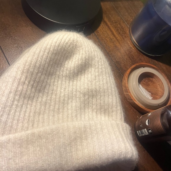 KAWS × The North Face Beanie (FW22) Moonlight Ivory - Picture 4 of 6